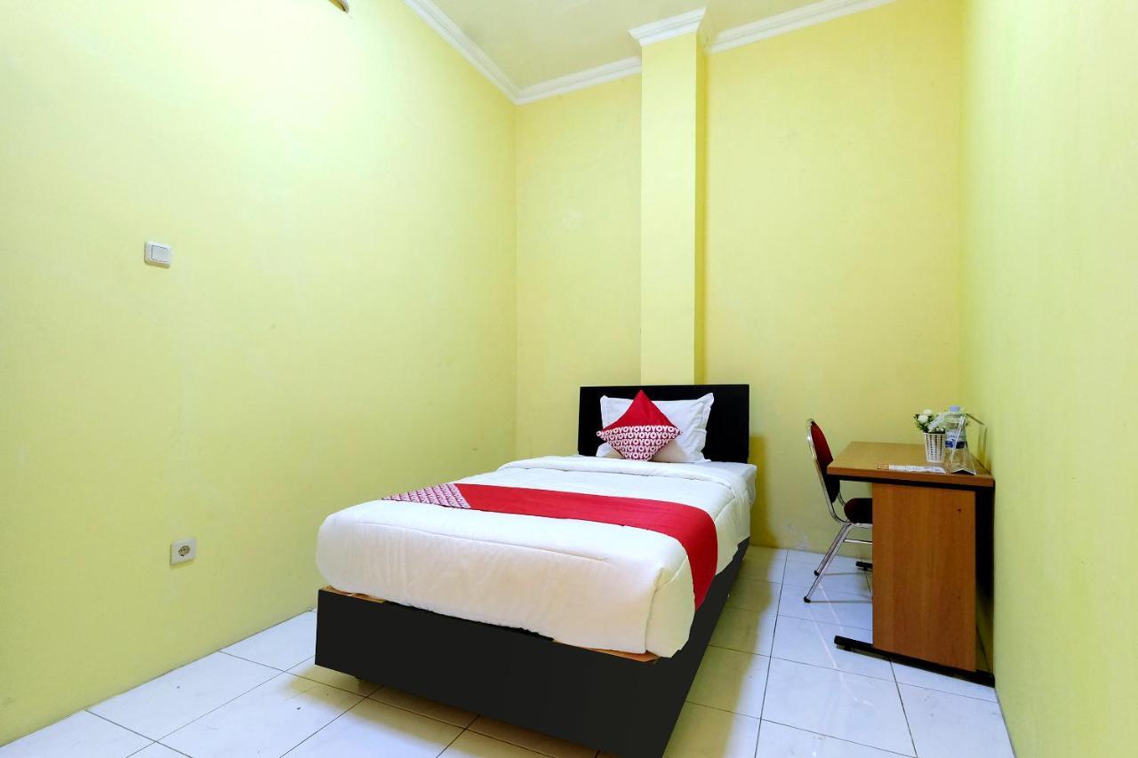 Oyo 338 Guest House Omah Manahan Syariah Surakarta  Exterior photo