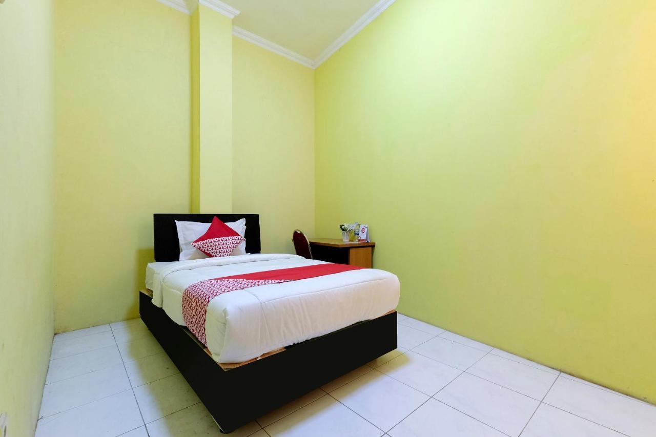 Oyo 338 Guest House Omah Manahan Syariah Surakarta  Exterior photo