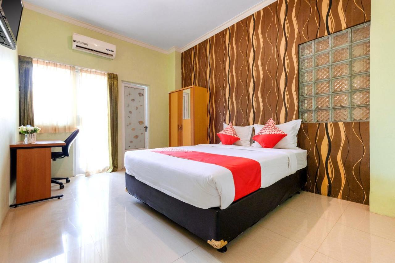 Oyo 338 Guest House Omah Manahan Syariah Surakarta  Exterior photo