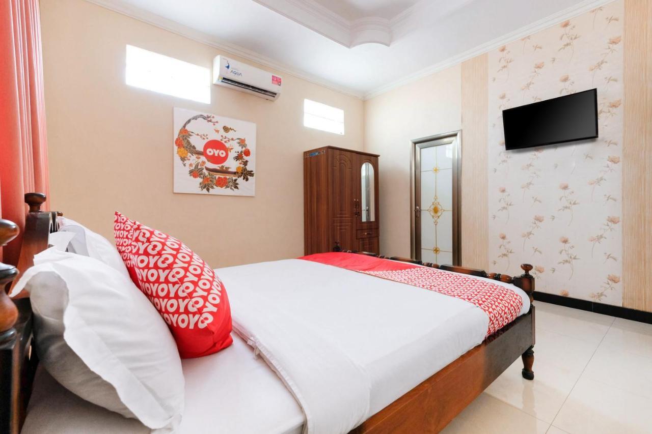 Oyo 338 Guest House Omah Manahan Syariah Surakarta  Exterior photo