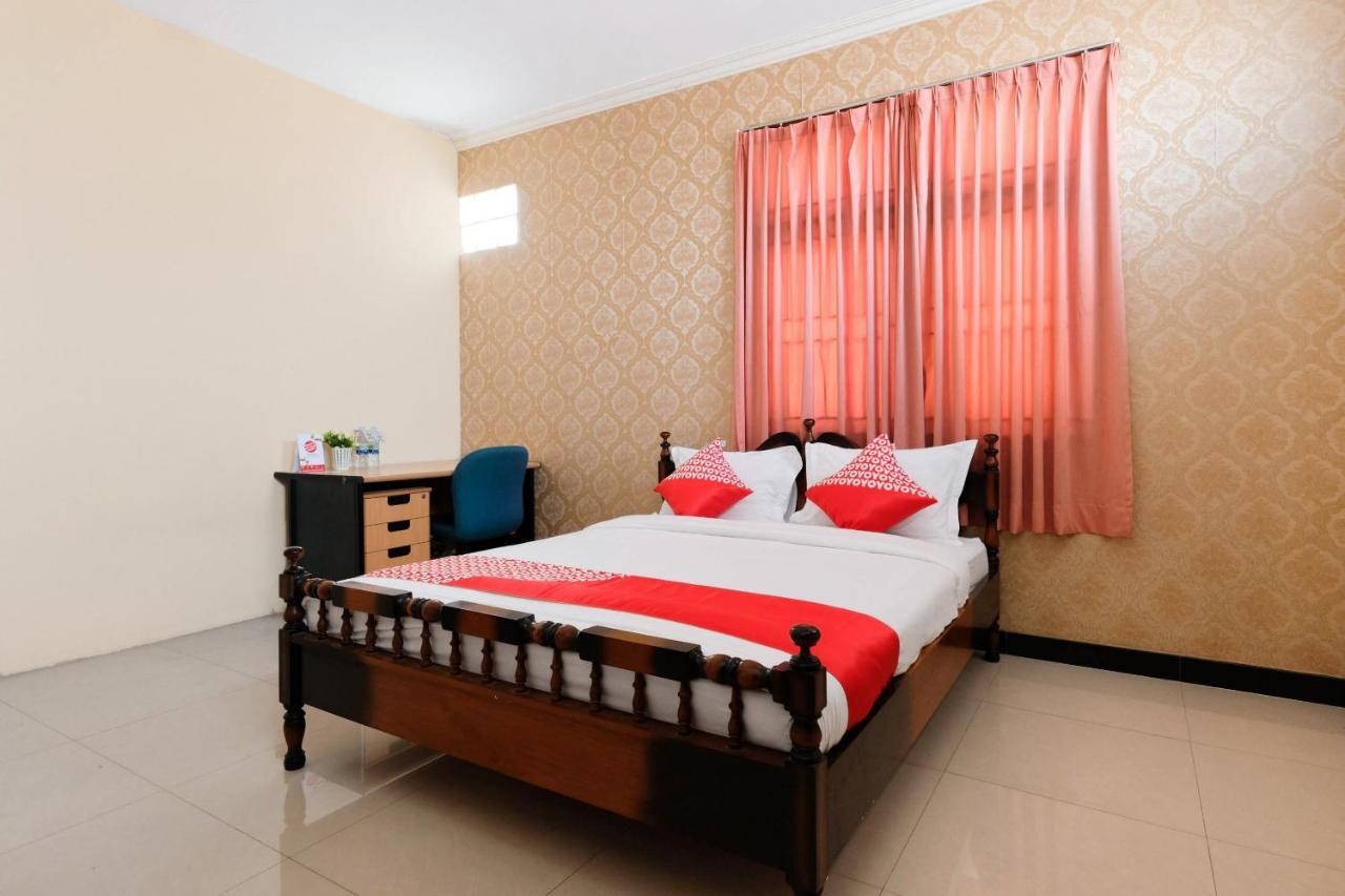 Oyo 338 Guest House Omah Manahan Syariah Surakarta  Exterior photo