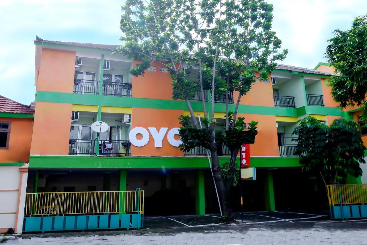 Oyo 338 Guest House Omah Manahan Syariah Surakarta  Exterior photo